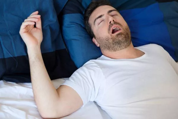 ما هي أسباب الشخير أثناء النوم
